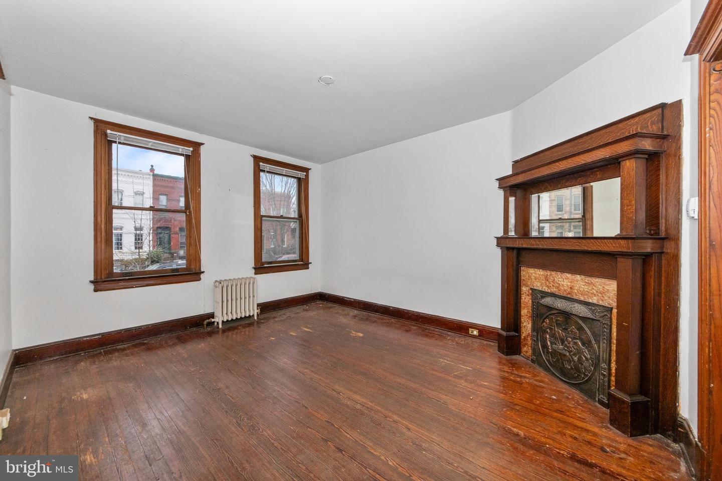 1014 INDEPENDENCE AVE SE, WASHINGTON, District Of Columbia 20003, 3 Bedrooms Bedrooms, ,2 BathroomsBathrooms,Residential,For sale,1014 INDEPENDENCE AVE SE,DCDC2249334 MLS # DCDC2249334