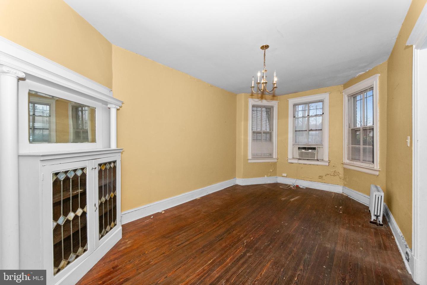 1014 INDEPENDENCE AVE SE, WASHINGTON, District Of Columbia 20003, 3 Bedrooms Bedrooms, ,2 BathroomsBathrooms,Residential,For sale,1014 INDEPENDENCE AVE SE,DCDC2249334 MLS # DCDC2249334