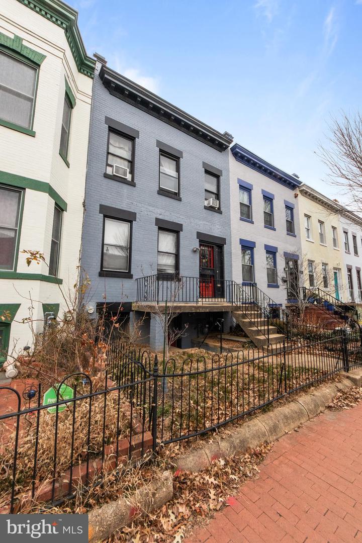 1014 INDEPENDENCE AVE SE, WASHINGTON, District Of Columbia 20003, 3 Bedrooms Bedrooms, ,2 BathroomsBathrooms,Residential,For sale,1014 INDEPENDENCE AVE SE,DCDC2249334 MLS # DCDC2249334