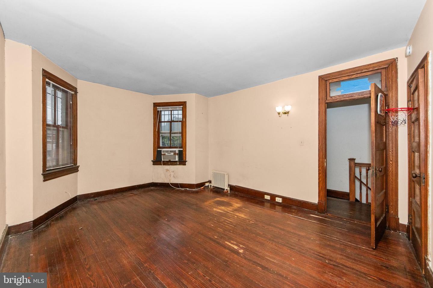 1014 INDEPENDENCE AVE SE, WASHINGTON, District Of Columbia 20003, 3 Bedrooms Bedrooms, ,2 BathroomsBathrooms,Residential,For sale,1014 INDEPENDENCE AVE SE,DCDC2249334 MLS # DCDC2249334