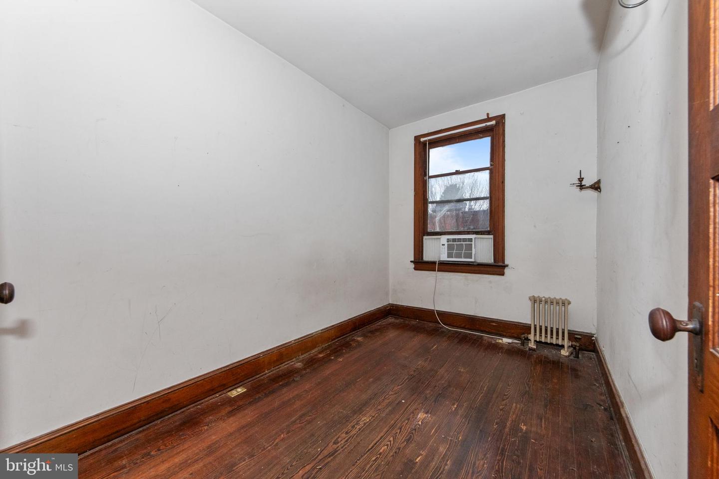 1014 INDEPENDENCE AVE SE, WASHINGTON, District Of Columbia 20003, 3 Bedrooms Bedrooms, ,2 BathroomsBathrooms,Residential,For sale,1014 INDEPENDENCE AVE SE,DCDC2249334 MLS # DCDC2249334