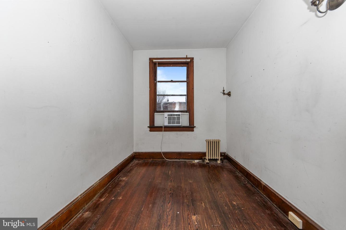 1014 INDEPENDENCE AVE SE, WASHINGTON, District Of Columbia 20003, 3 Bedrooms Bedrooms, ,2 BathroomsBathrooms,Residential,For sale,1014 INDEPENDENCE AVE SE,DCDC2249334 MLS # DCDC2249334