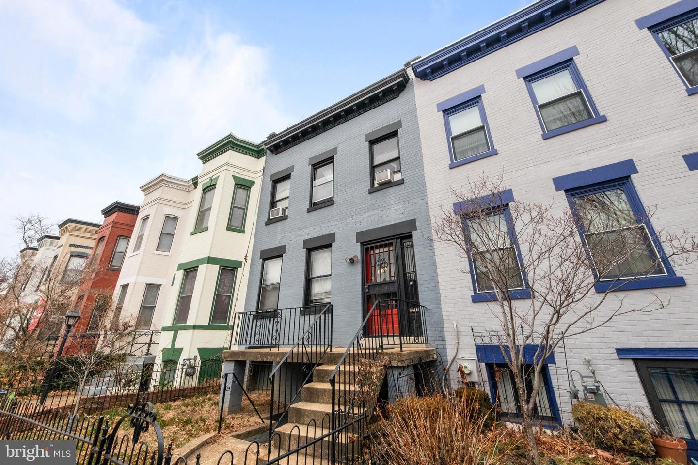 1014 INDEPENDENCE AVE SE, WASHINGTON, District Of Columbia 20003, 3 Bedrooms Bedrooms, ,2 BathroomsBathrooms,Residential,For sale,1014 INDEPENDENCE AVE SE,DCDC2249334 MLS # DCDC2249334