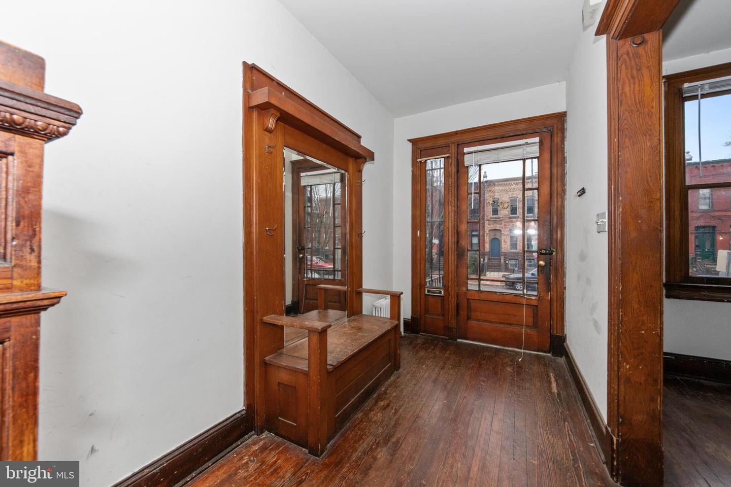 1014 INDEPENDENCE AVE SE, WASHINGTON, District Of Columbia 20003, 3 Bedrooms Bedrooms, ,2 BathroomsBathrooms,Residential,For sale,1014 INDEPENDENCE AVE SE,DCDC2249334 MLS # DCDC2249334