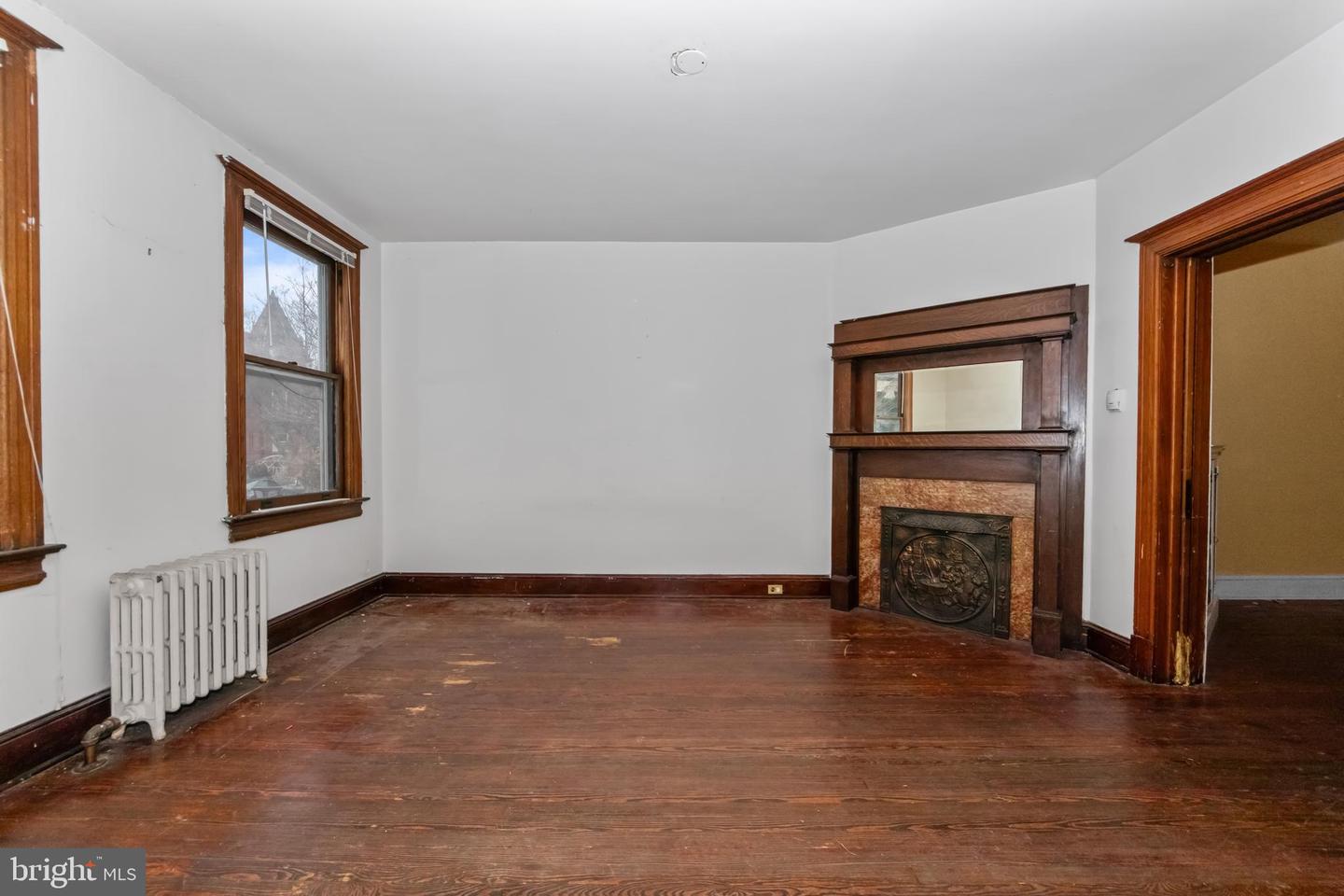 1014 INDEPENDENCE AVE SE, WASHINGTON, District Of Columbia 20003, 3 Bedrooms Bedrooms, ,2 BathroomsBathrooms,Residential,For sale,1014 INDEPENDENCE AVE SE,DCDC2249334 MLS # DCDC2249334