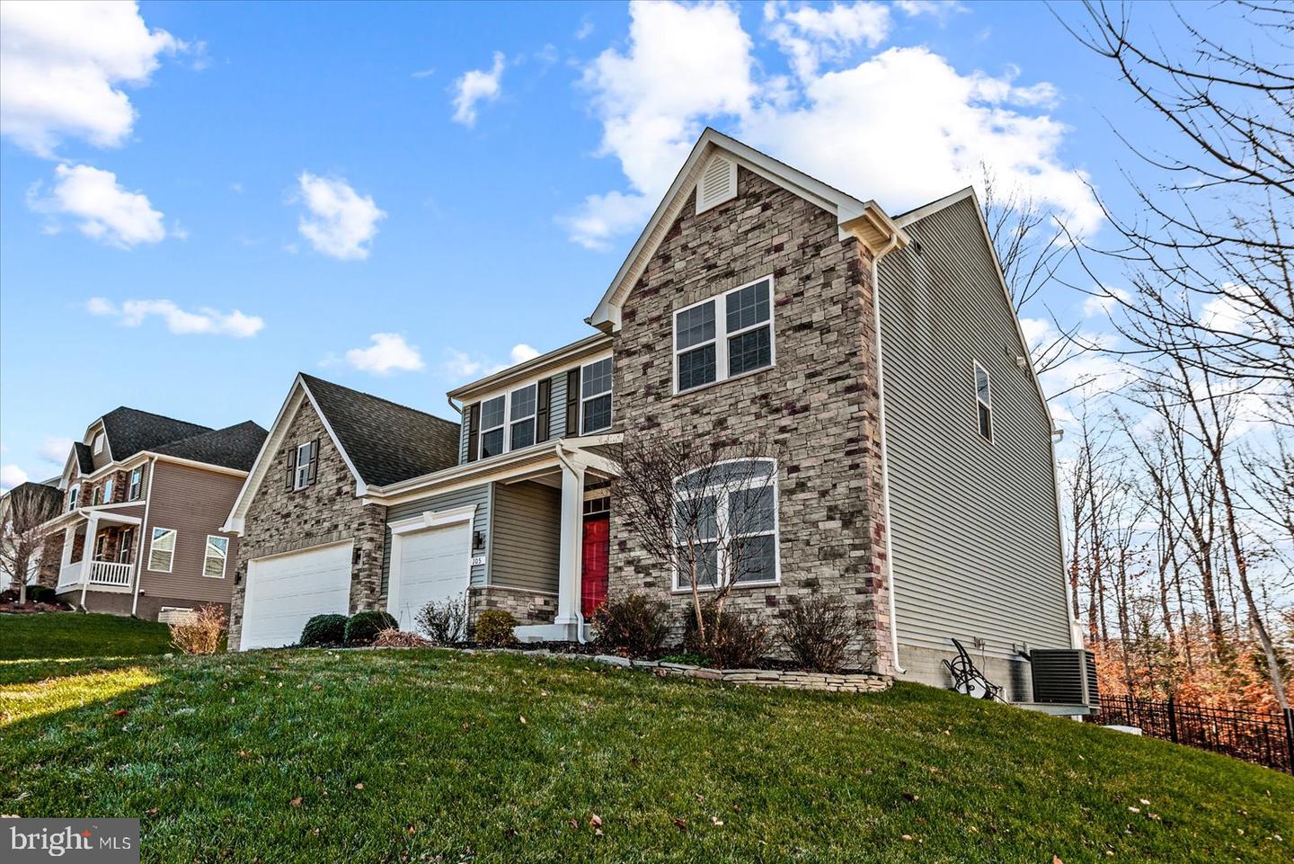 105 OAK RD, STAFFORD, Virginia 22556, 5 Bedrooms Bedrooms, ,5 BathroomsBathrooms,Residential,For sale,105 OAK RD,VAST2046670 MLS # VAST2046670