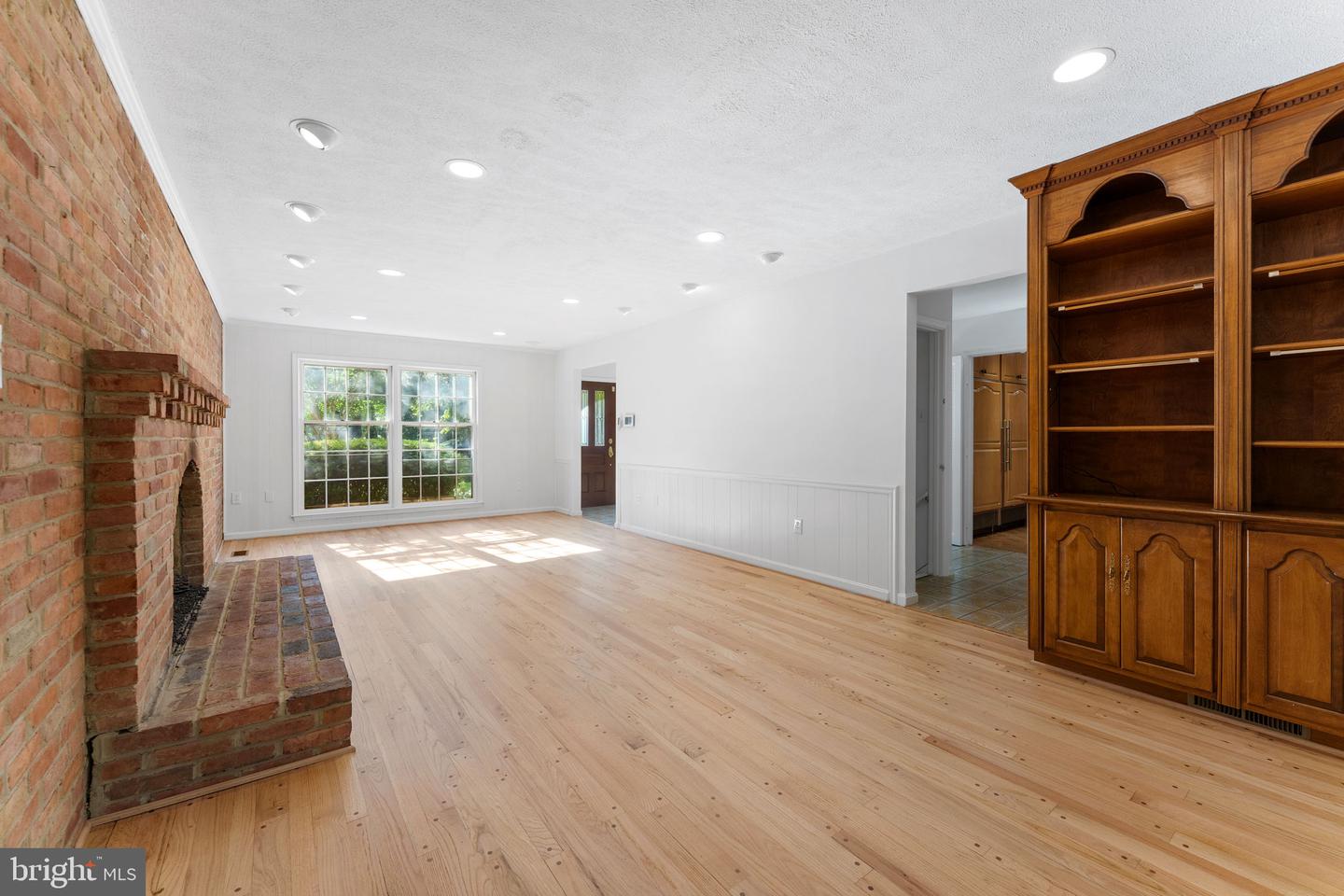 1560 FOREST VILLA LN, MCLEAN, Virginia 22101, 5 Bedrooms Bedrooms, ,3 BathroomsBathrooms,Residential,For sale,1560 FOREST VILLA LN,VAFX2267058 MLS # VAFX2267058