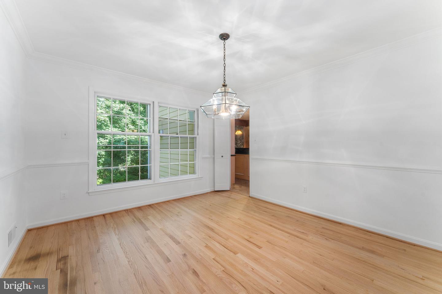 1560 FOREST VILLA LN, MCLEAN, Virginia 22101, 5 Bedrooms Bedrooms, ,3 BathroomsBathrooms,Residential,For sale,1560 FOREST VILLA LN,VAFX2267058 MLS # VAFX2267058