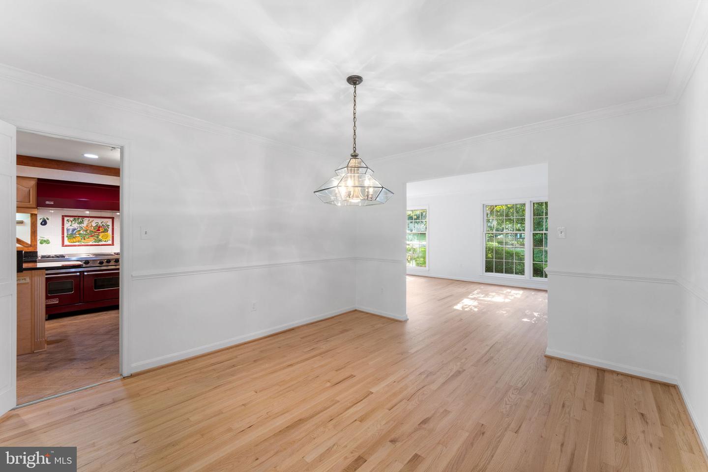 1560 FOREST VILLA LN, MCLEAN, Virginia 22101, 5 Bedrooms Bedrooms, ,3 BathroomsBathrooms,Residential,For sale,1560 FOREST VILLA LN,VAFX2267058 MLS # VAFX2267058