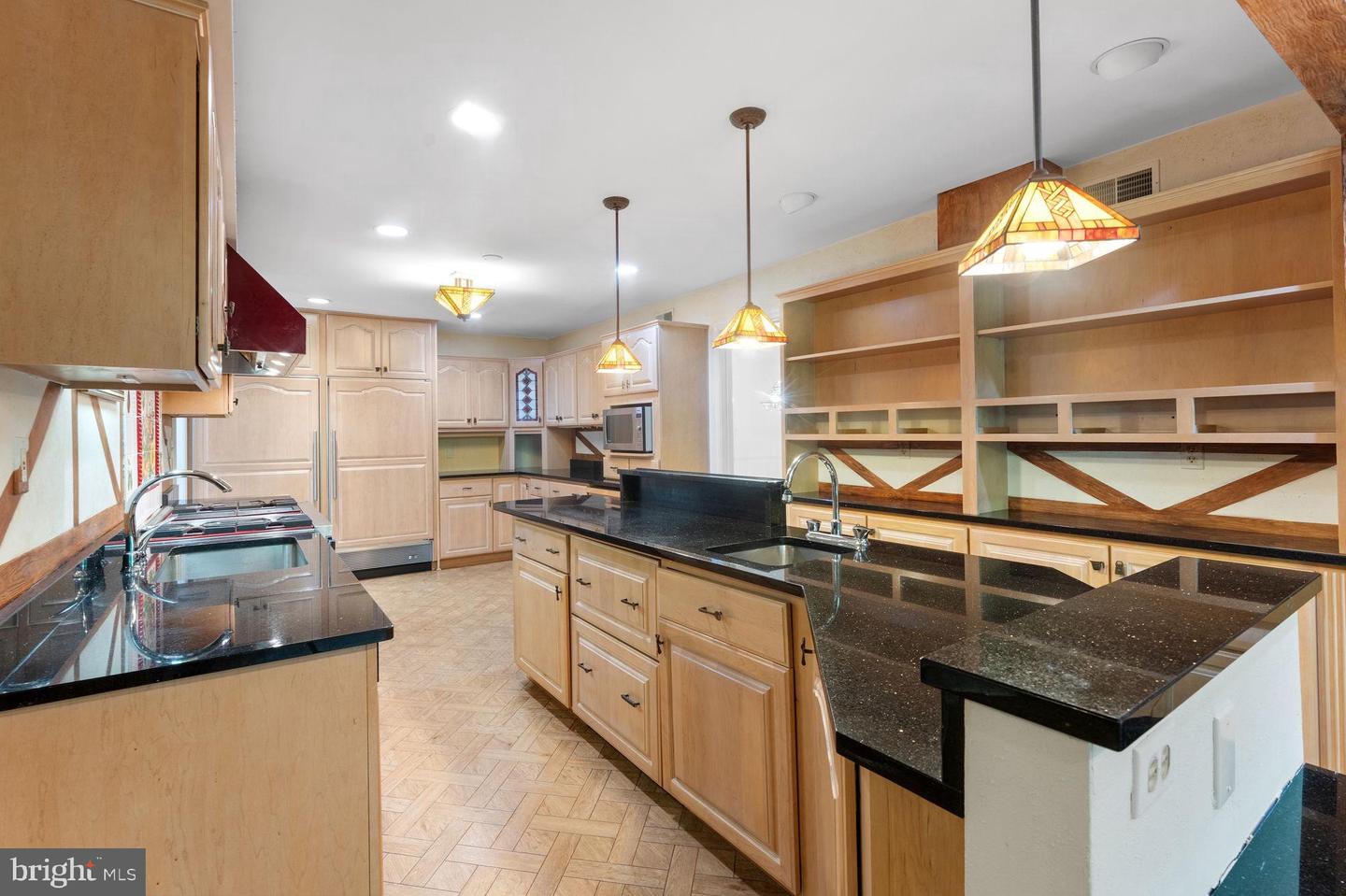 1560 FOREST VILLA LN, MCLEAN, Virginia 22101, 5 Bedrooms Bedrooms, ,3 BathroomsBathrooms,Residential,For sale,1560 FOREST VILLA LN,VAFX2267058 MLS # VAFX2267058