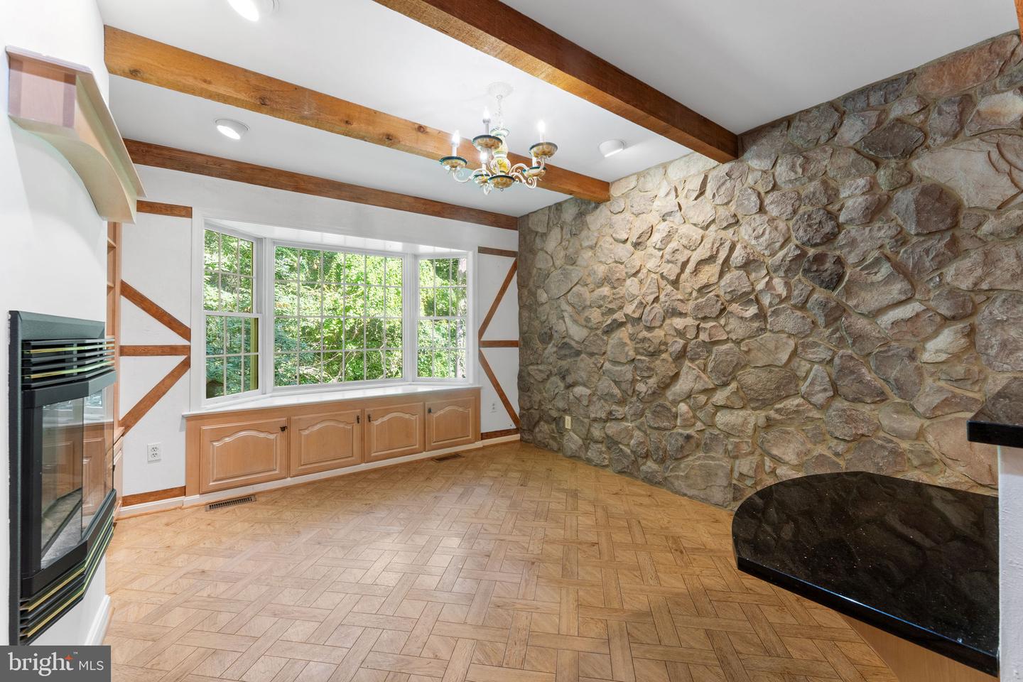 1560 FOREST VILLA LN, MCLEAN, Virginia 22101, 5 Bedrooms Bedrooms, ,3 BathroomsBathrooms,Residential,For sale,1560 FOREST VILLA LN,VAFX2267058 MLS # VAFX2267058