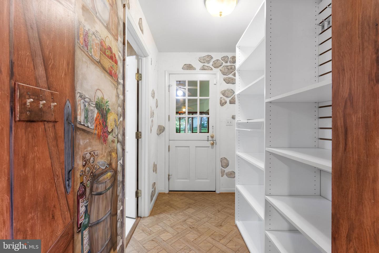 1560 FOREST VILLA LN, MCLEAN, Virginia 22101, 5 Bedrooms Bedrooms, ,3 BathroomsBathrooms,Residential,For sale,1560 FOREST VILLA LN,VAFX2267058 MLS # VAFX2267058