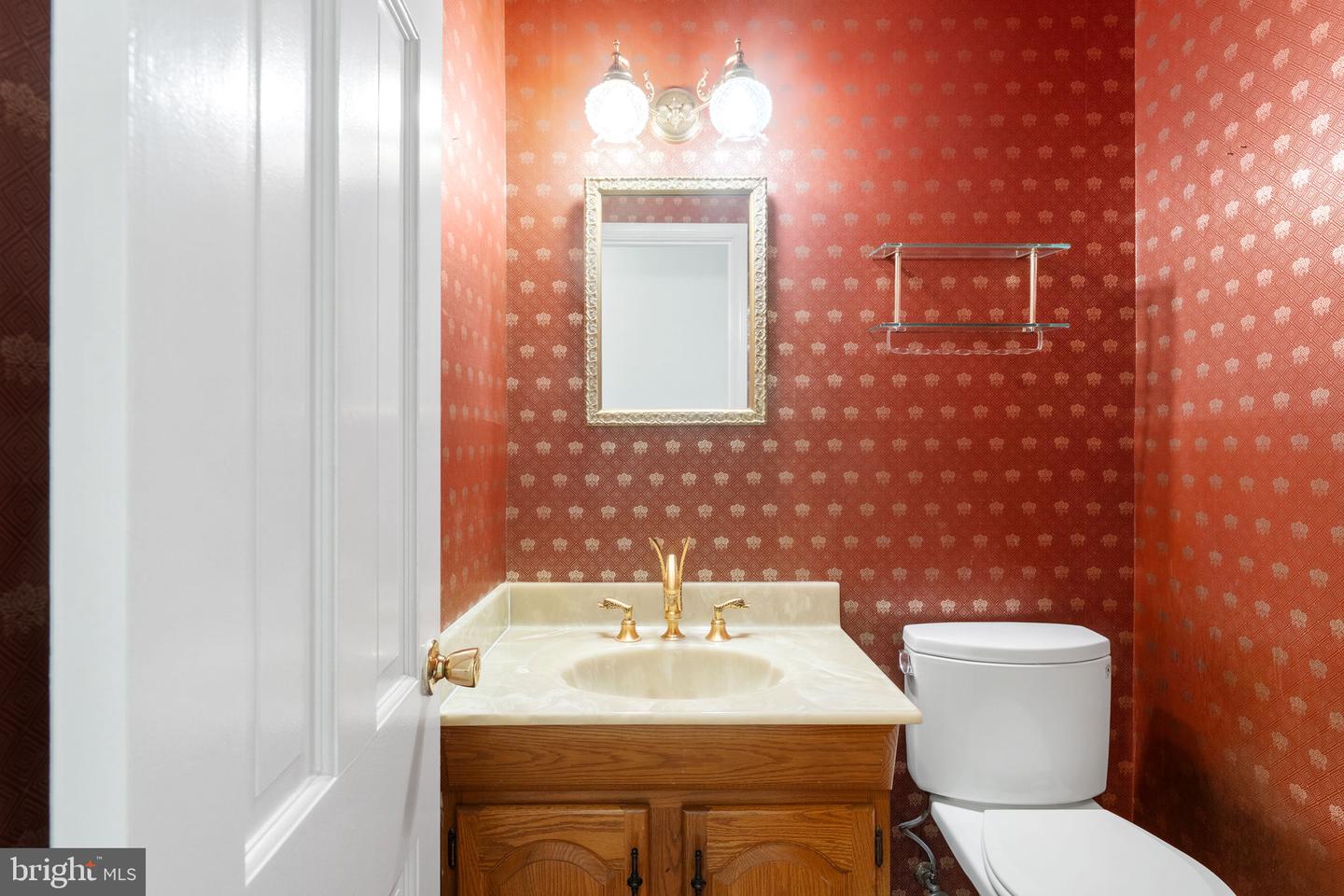 1560 FOREST VILLA LN, MCLEAN, Virginia 22101, 5 Bedrooms Bedrooms, ,3 BathroomsBathrooms,Residential,For sale,1560 FOREST VILLA LN,VAFX2267058 MLS # VAFX2267058