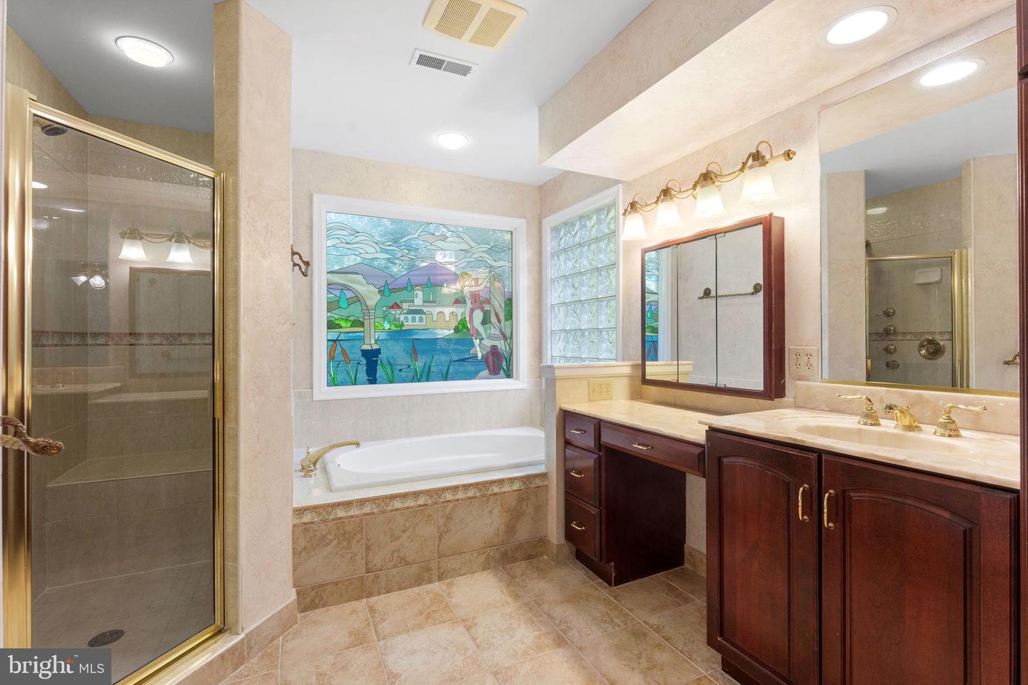 1560 FOREST VILLA LN, MCLEAN, Virginia 22101, 5 Bedrooms Bedrooms, ,3 BathroomsBathrooms,Residential,For sale,1560 FOREST VILLA LN,VAFX2267058 MLS # VAFX2267058