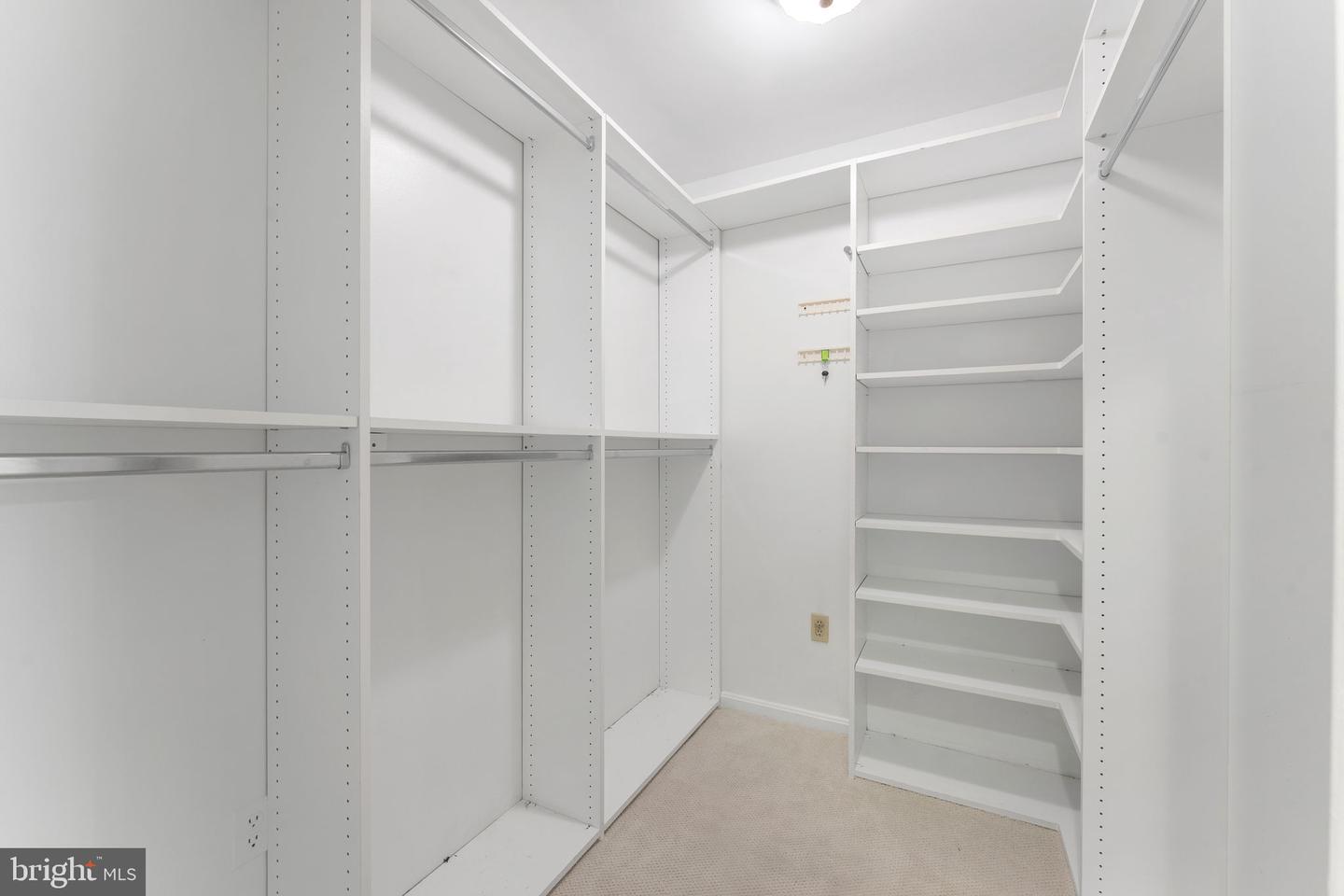 1560 FOREST VILLA LN, MCLEAN, Virginia 22101, 5 Bedrooms Bedrooms, ,3 BathroomsBathrooms,Residential,For sale,1560 FOREST VILLA LN,VAFX2267058 MLS # VAFX2267058