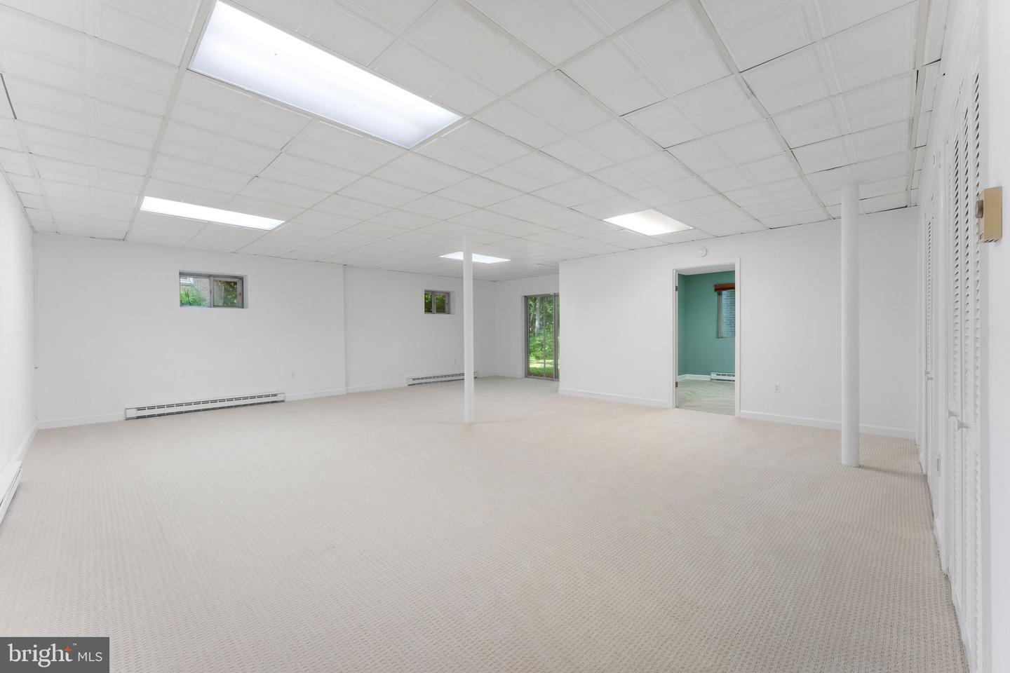 1560 FOREST VILLA LN, MCLEAN, Virginia 22101, 5 Bedrooms Bedrooms, ,3 BathroomsBathrooms,Residential,For sale,1560 FOREST VILLA LN,VAFX2267058 MLS # VAFX2267058