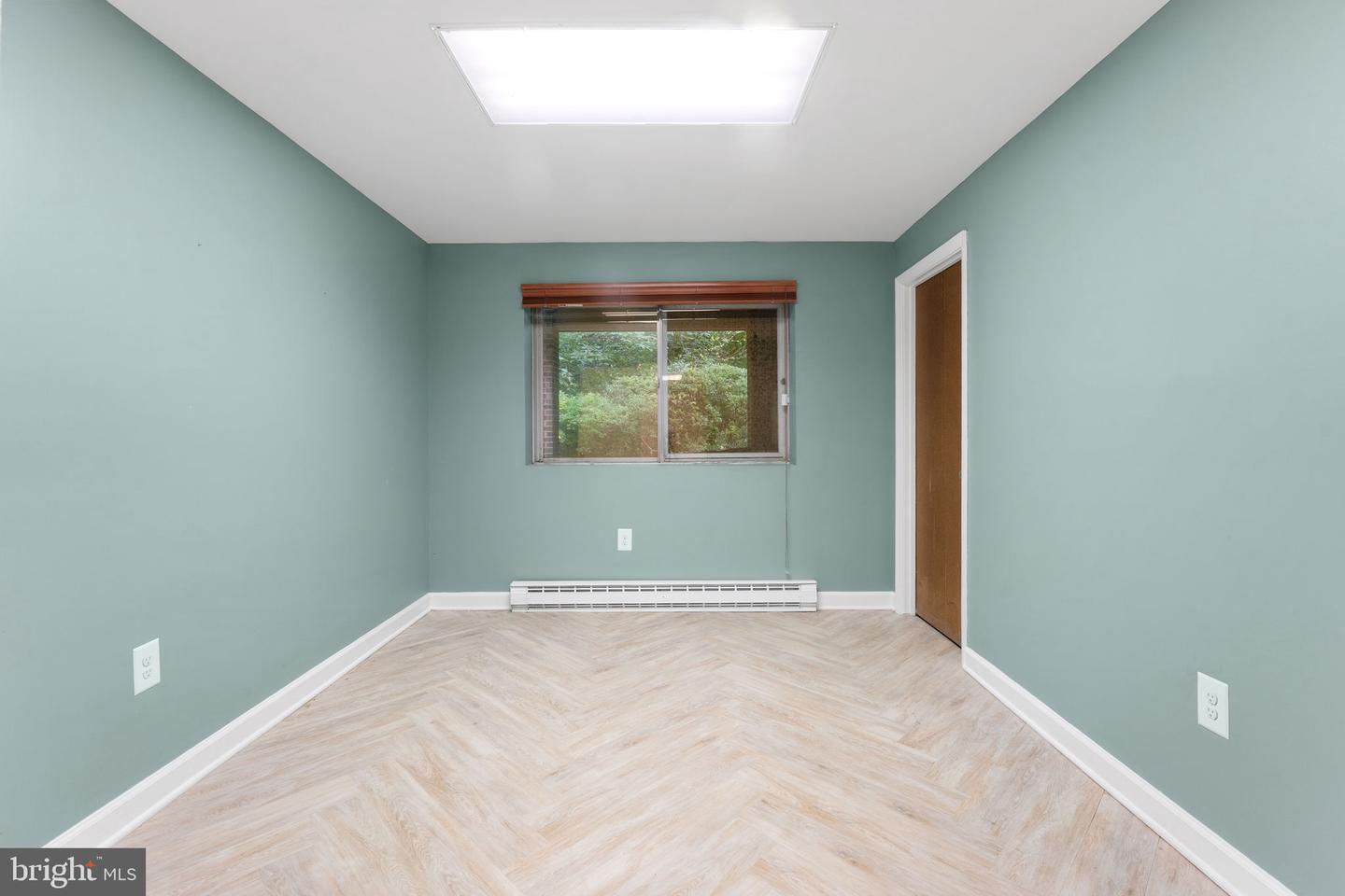 1560 FOREST VILLA LN, MCLEAN, Virginia 22101, 5 Bedrooms Bedrooms, ,3 BathroomsBathrooms,Residential,For sale,1560 FOREST VILLA LN,VAFX2267058 MLS # VAFX2267058