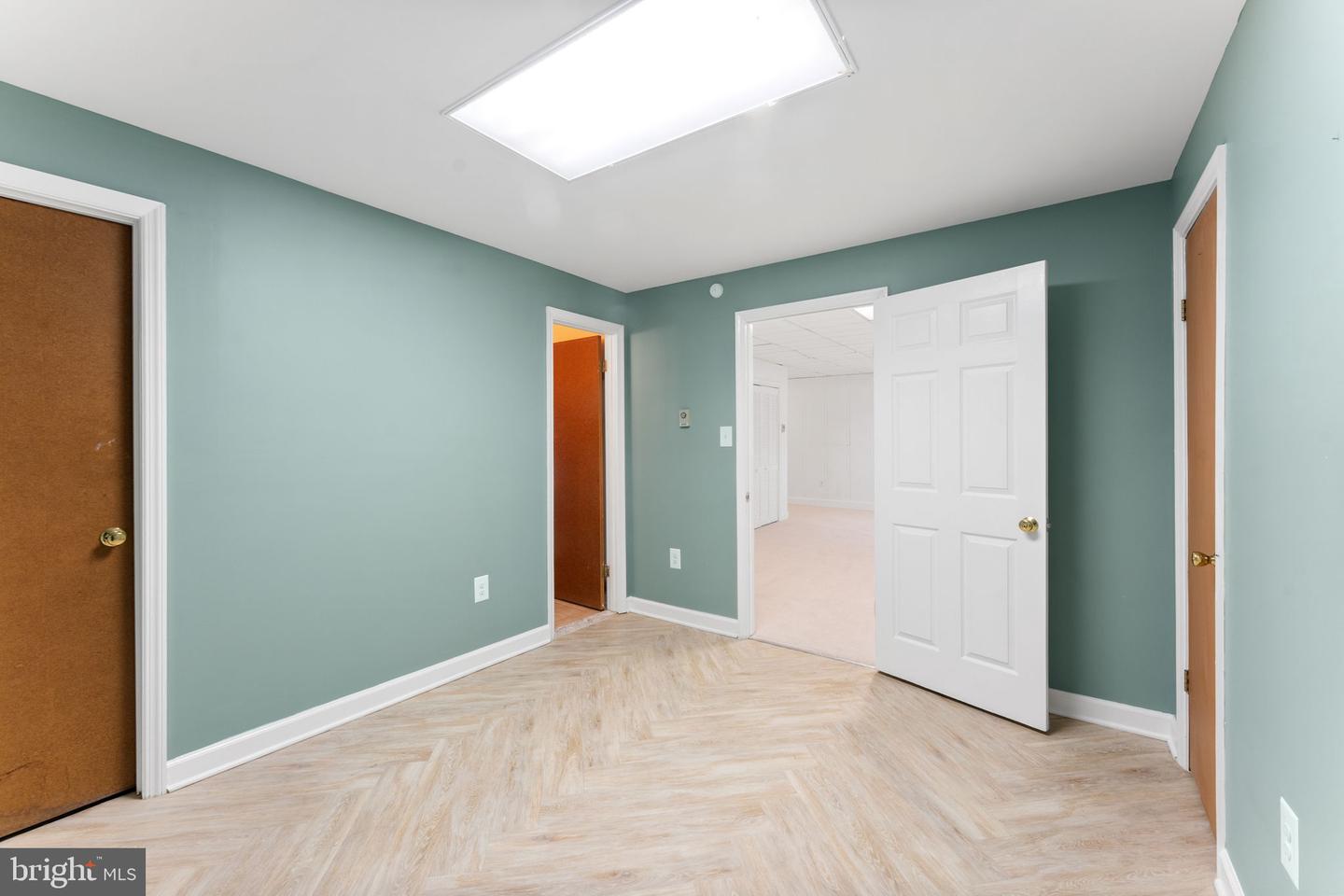 1560 FOREST VILLA LN, MCLEAN, Virginia 22101, 5 Bedrooms Bedrooms, ,3 BathroomsBathrooms,Residential,For sale,1560 FOREST VILLA LN,VAFX2267058 MLS # VAFX2267058