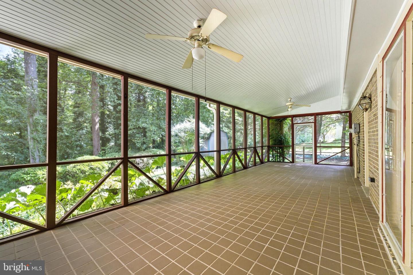 1560 FOREST VILLA LN, MCLEAN, Virginia 22101, 5 Bedrooms Bedrooms, ,3 BathroomsBathrooms,Residential,For sale,1560 FOREST VILLA LN,VAFX2267058 MLS # VAFX2267058