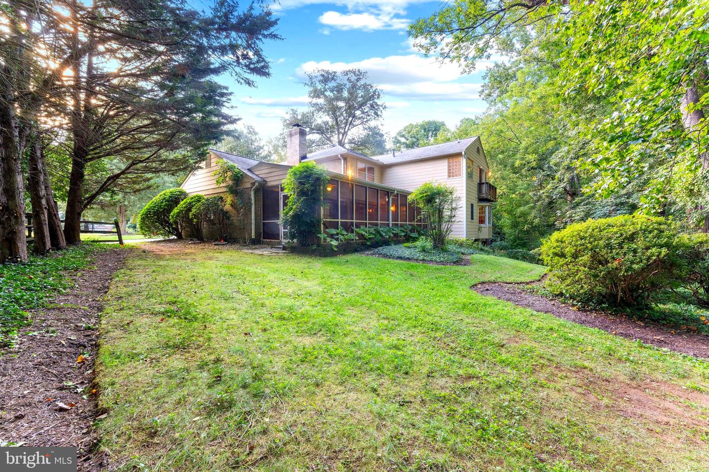 1560 FOREST VILLA LN, MCLEAN, Virginia 22101, 5 Bedrooms Bedrooms, ,3 BathroomsBathrooms,Residential,For sale,1560 FOREST VILLA LN,VAFX2267058 MLS # VAFX2267058