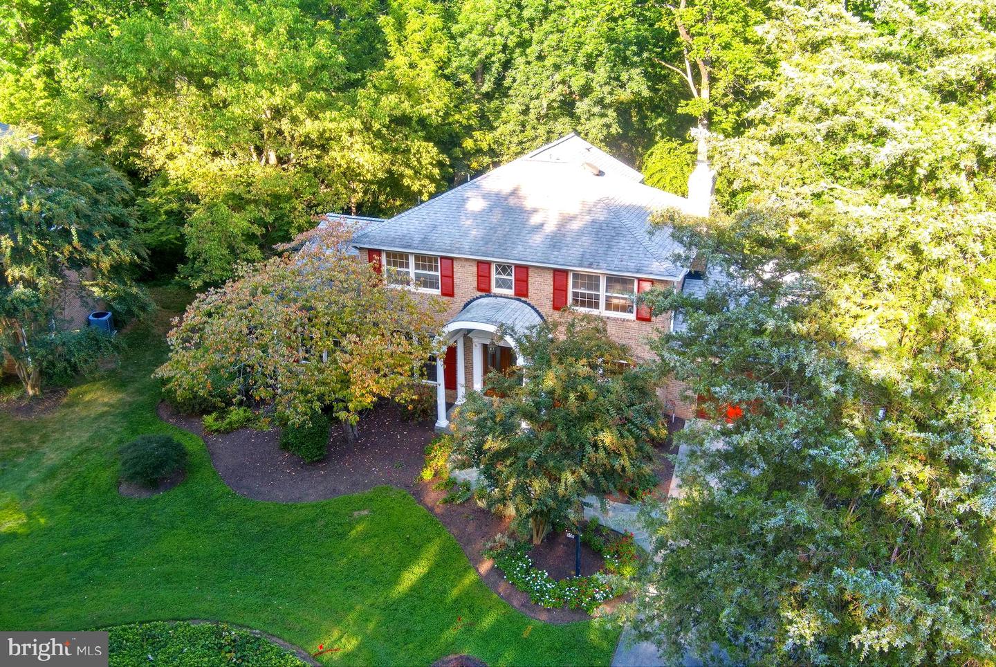 1560 FOREST VILLA LN, MCLEAN, Virginia 22101, 5 Bedrooms Bedrooms, ,3 BathroomsBathrooms,Residential,For sale,1560 FOREST VILLA LN,VAFX2267058 MLS # VAFX2267058