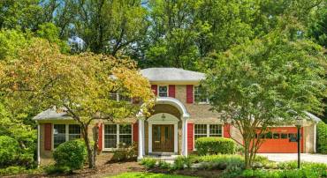 1560 FOREST VILLA LN, MCLEAN, Virginia 22101, 5 Bedrooms Bedrooms, ,3 BathroomsBathrooms,Residential,For sale,1560 FOREST VILLA LN,VAFX2267058 MLS # VAFX2267058