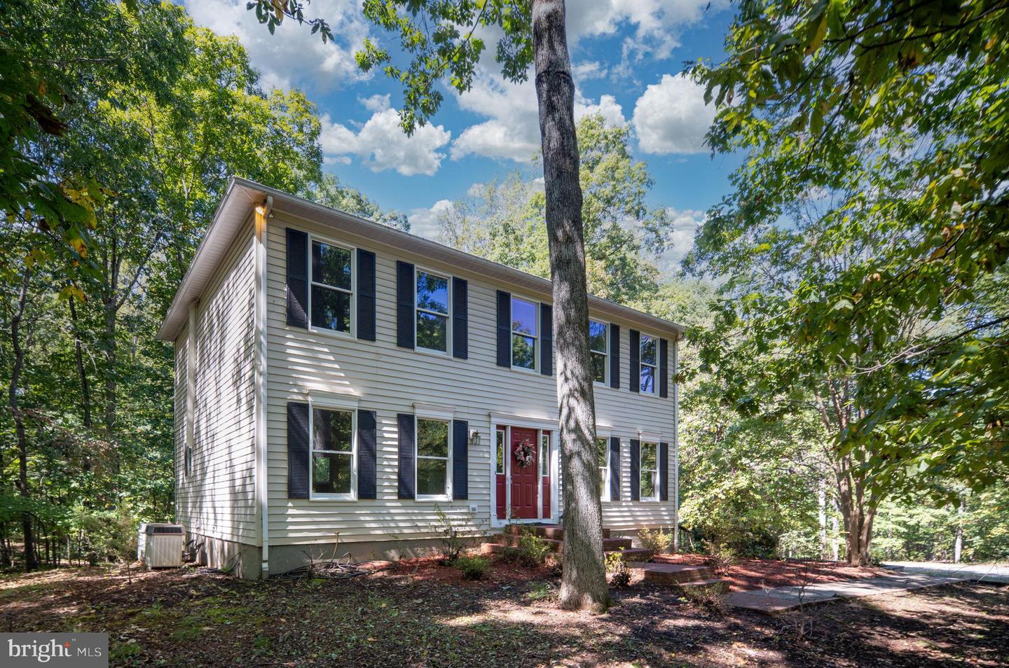 19312 BRIAR PATCH DR, GORDONSVILLE, Virginia 22942, 4 Bedrooms Bedrooms, 7 Rooms Rooms,2 BathroomsBathrooms,Residential,For sale,19312 BRIAR PATCH DR,VAOR2012438 MLS # VAOR2012438