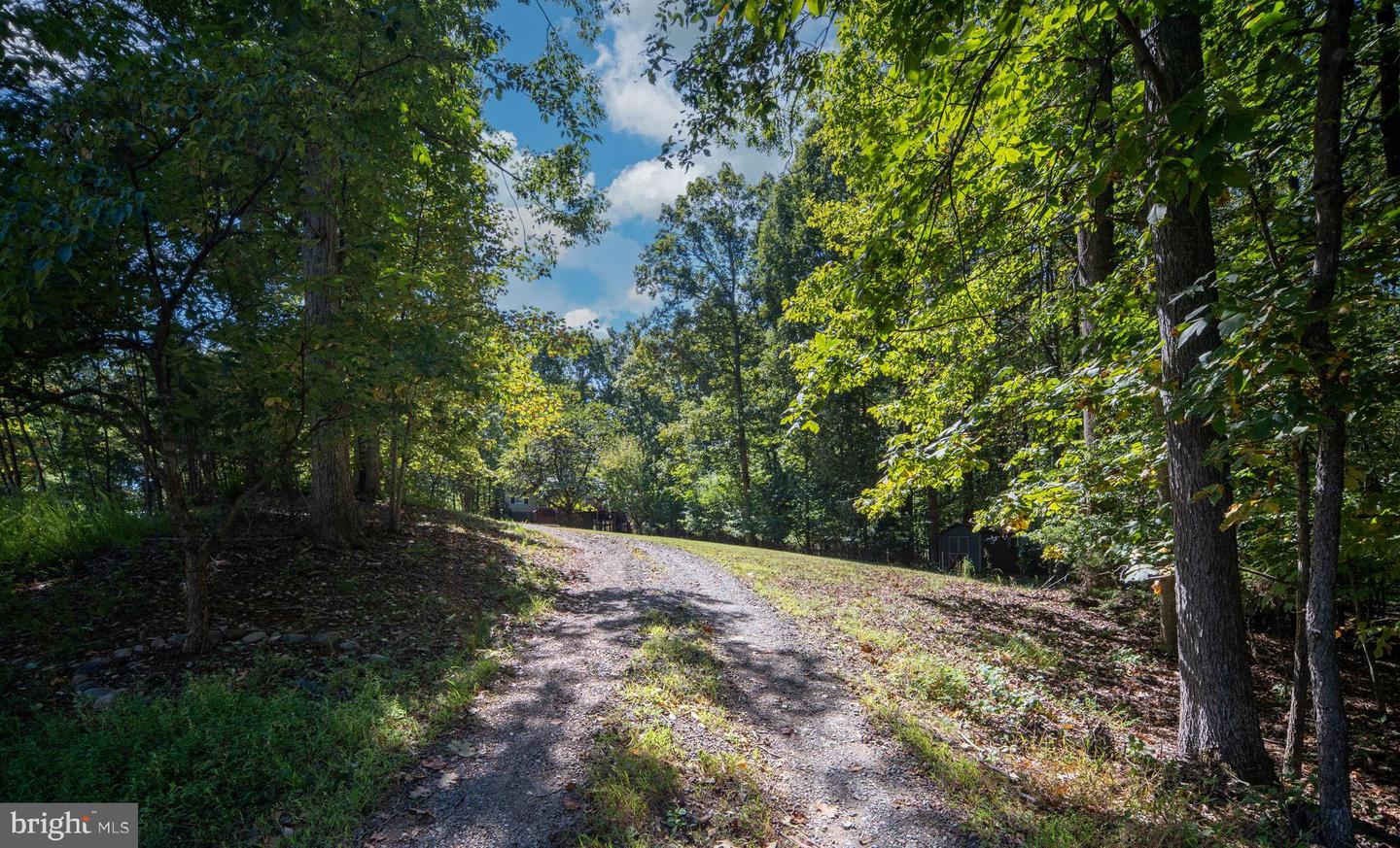 19312 BRIAR PATCH DR, GORDONSVILLE, Virginia 22942, 4 Bedrooms Bedrooms, 7 Rooms Rooms,2 BathroomsBathrooms,Residential,For sale,19312 BRIAR PATCH DR,VAOR2012438 MLS # VAOR2012438