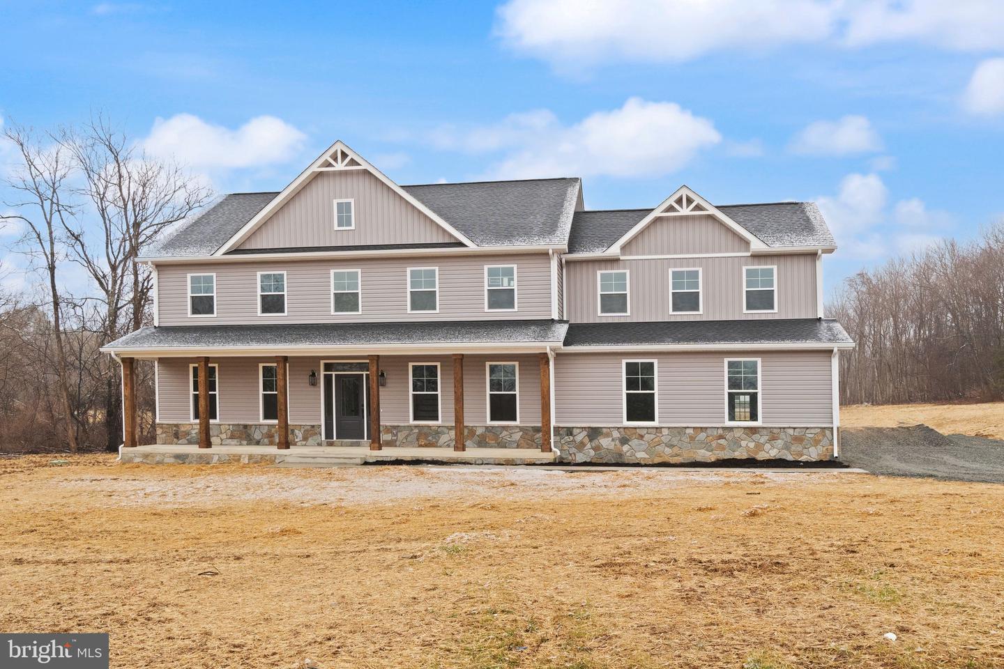 4823 STONEFIELD LN, WARRENTON, Virginia 20187, 4 Bedrooms Bedrooms, 7 Rooms Rooms,3 BathroomsBathrooms,Residential,For sale,4823 STONEFIELD LN,VAFQ2019372 MLS # VAFQ2019372
