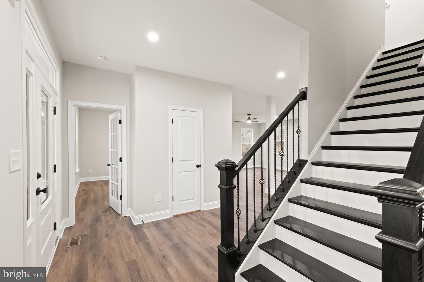 4823 STONEFIELD LN, WARRENTON, Virginia 20187, 4 Bedrooms Bedrooms, 7 Rooms Rooms,3 BathroomsBathrooms,Residential,For sale,4823 STONEFIELD LN,VAFQ2019372 MLS # VAFQ2019372