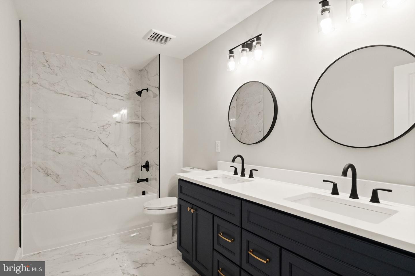 4823 STONEFIELD LN, WARRENTON, Virginia 20187, 4 Bedrooms Bedrooms, 7 Rooms Rooms,3 BathroomsBathrooms,Residential,For sale,4823 STONEFIELD LN,VAFQ2019372 MLS # VAFQ2019372