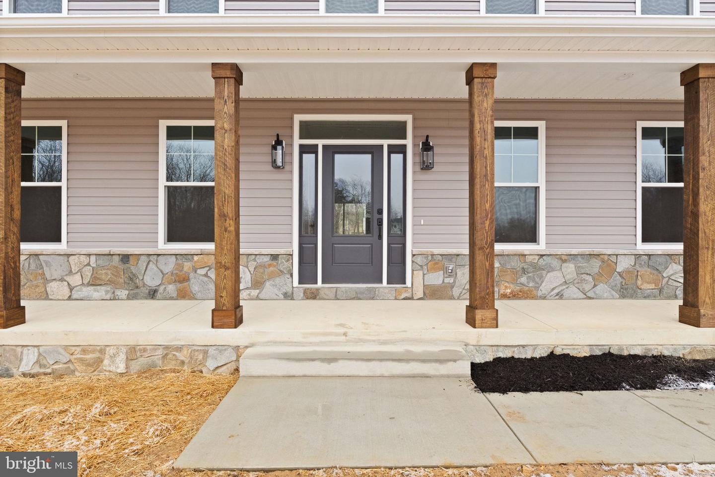 4823 STONEFIELD LN, WARRENTON, Virginia 20187, 4 Bedrooms Bedrooms, 7 Rooms Rooms,3 BathroomsBathrooms,Residential,For sale,4823 STONEFIELD LN,VAFQ2019372 MLS # VAFQ2019372