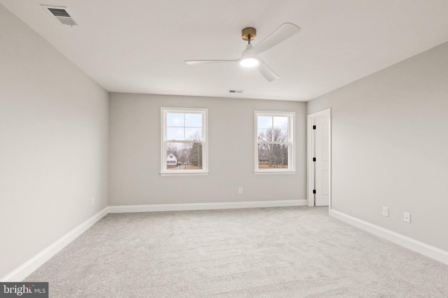 4823 STONEFIELD LN, WARRENTON, Virginia 20187, 4 Bedrooms Bedrooms, 7 Rooms Rooms,3 BathroomsBathrooms,Residential,For sale,4823 STONEFIELD LN,VAFQ2019372 MLS # VAFQ2019372