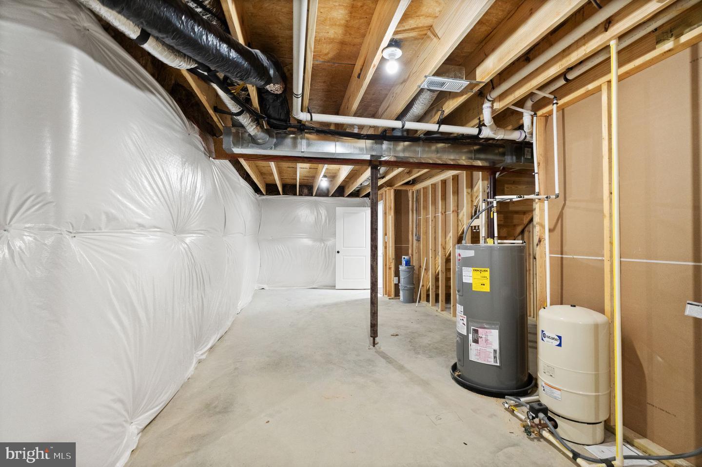 4823 STONEFIELD LN, WARRENTON, Virginia 20187, 4 Bedrooms Bedrooms, 7 Rooms Rooms,3 BathroomsBathrooms,Residential,For sale,4823 STONEFIELD LN,VAFQ2019372 MLS # VAFQ2019372