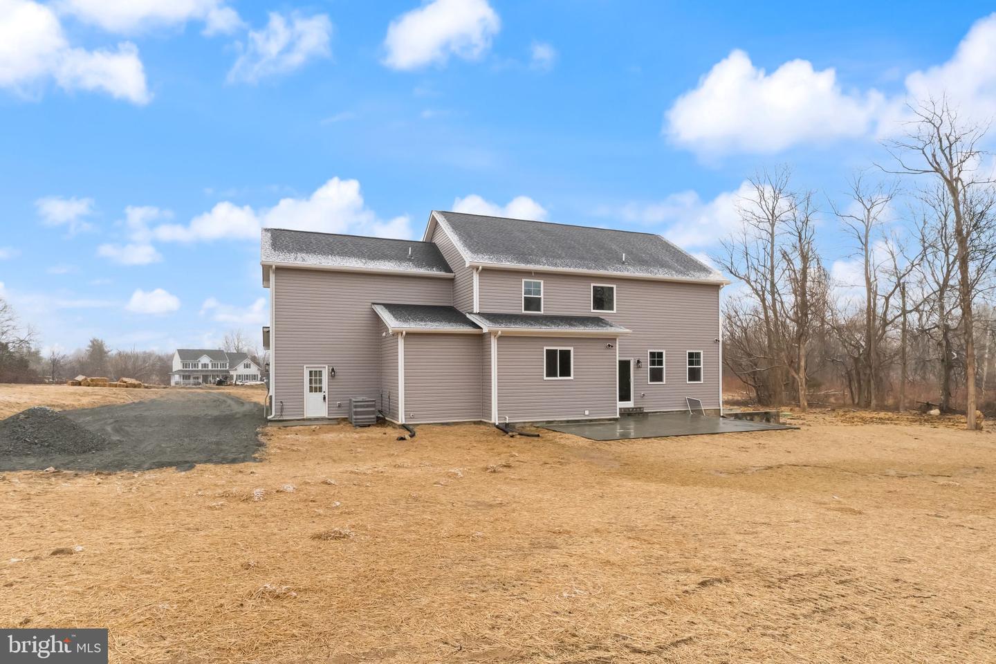 4823 STONEFIELD LN, WARRENTON, Virginia 20187, 4 Bedrooms Bedrooms, 7 Rooms Rooms,3 BathroomsBathrooms,Residential,For sale,4823 STONEFIELD LN,VAFQ2019372 MLS # VAFQ2019372