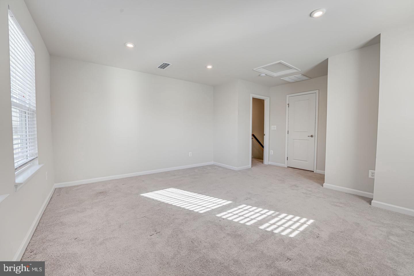 18339 REAPER HILL CT, TRIANGLE, Virginia 22172, 4 Bedrooms Bedrooms, ,4 BathroomsBathrooms,Residential,For sale,18339 REAPER HILL CT,VAPW2108170 MLS # VAPW2108170