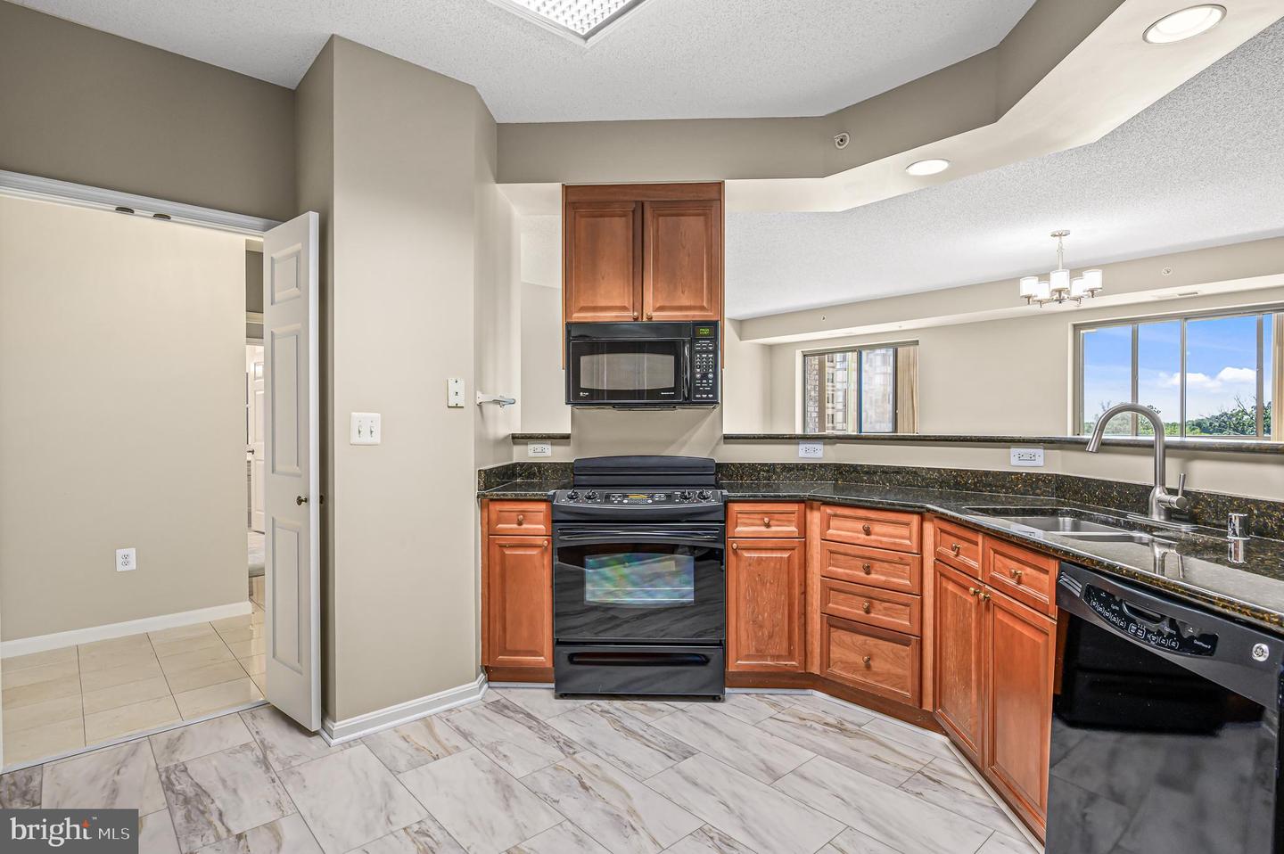 19355 CYPRESS RIDGE TER #802, LEESBURG, Virginia 20176, 3 Bedrooms Bedrooms, ,2 BathroomsBathrooms,Residential,For sale,19355 CYPRESS RIDGE TER #802,VALO2114060 MLS # VALO2114060