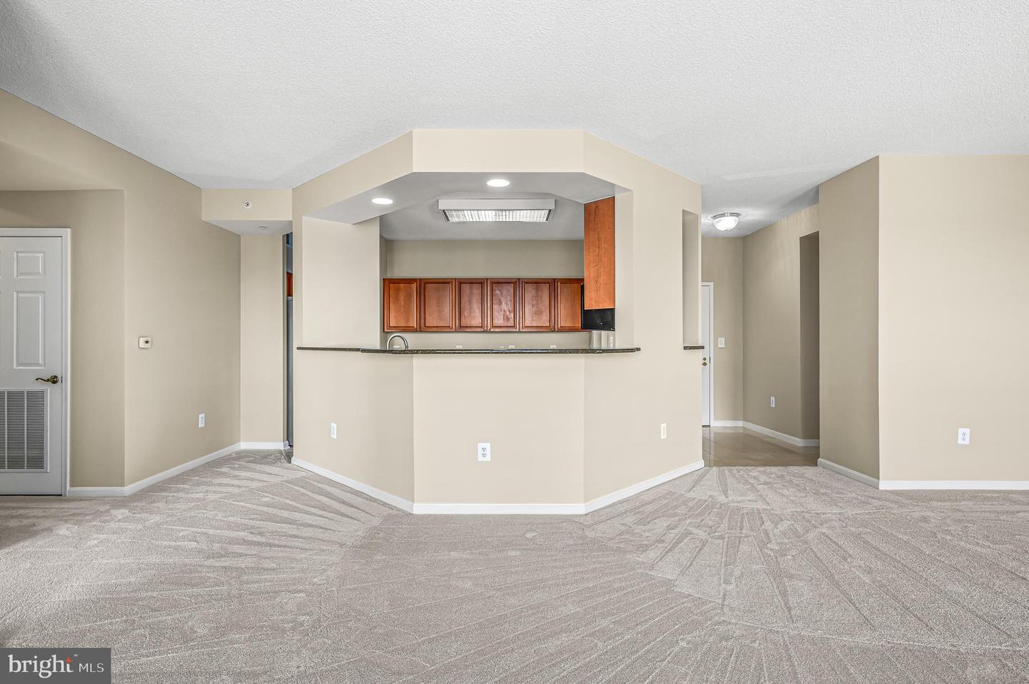 19355 CYPRESS RIDGE TER #802, LEESBURG, Virginia 20176, 3 Bedrooms Bedrooms, ,2 BathroomsBathrooms,Residential,For sale,19355 CYPRESS RIDGE TER #802,VALO2114060 MLS # VALO2114060