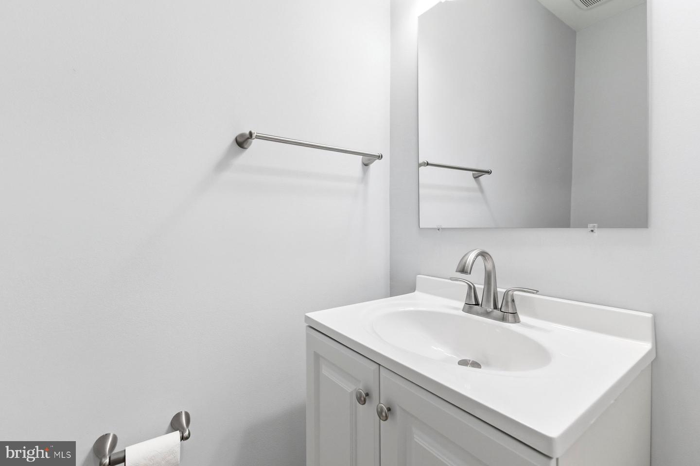 7233 EVANSTON RD, SPRINGFIELD, Virginia 22150, 3 Bedrooms Bedrooms, ,2 BathroomsBathrooms,Residential,For sale,7233 EVANSTON RD,VAFX2287142 MLS # VAFX2287142