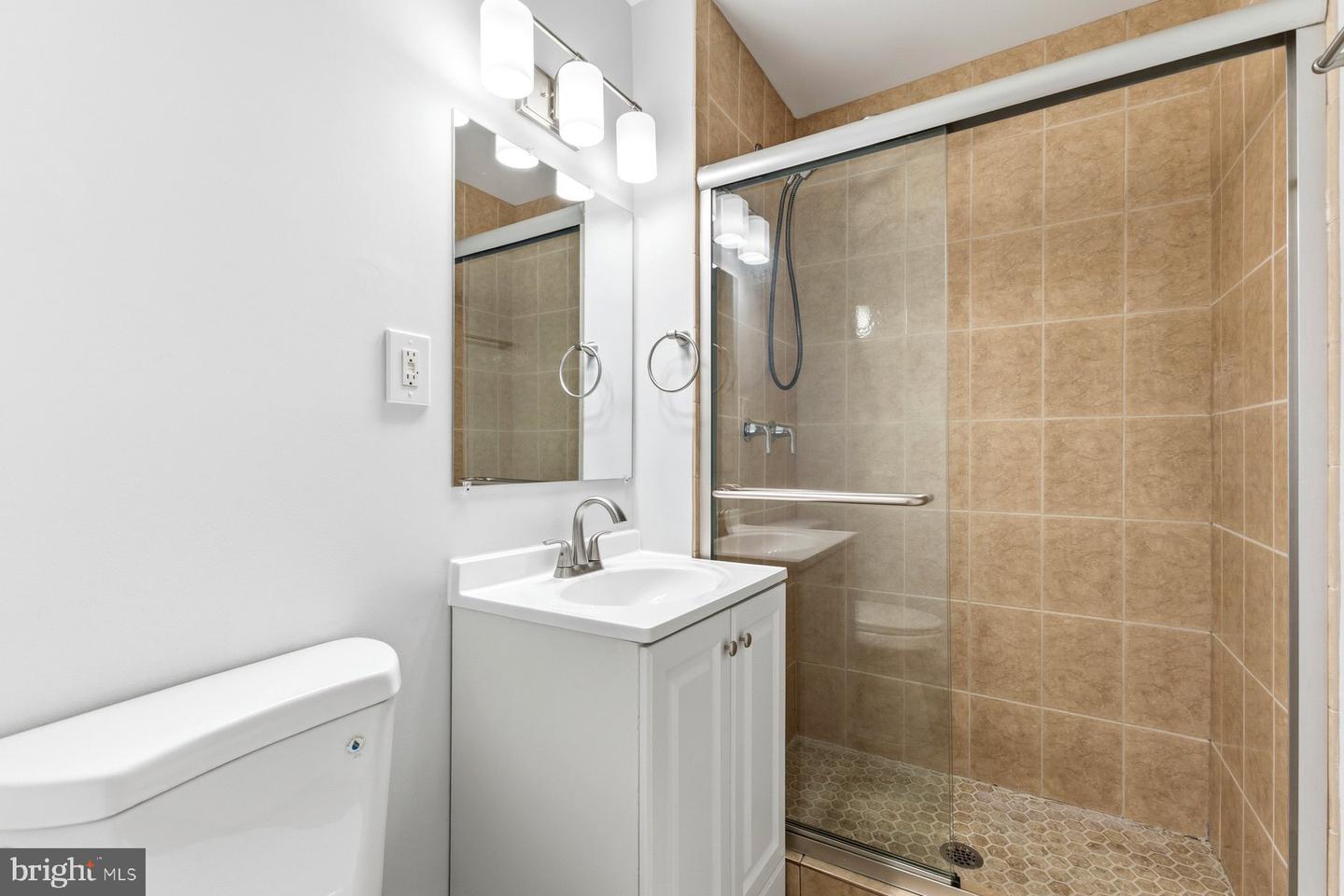 7233 EVANSTON RD, SPRINGFIELD, Virginia 22150, 3 Bedrooms Bedrooms, ,2 BathroomsBathrooms,Residential,For sale,7233 EVANSTON RD,VAFX2287142 MLS # VAFX2287142