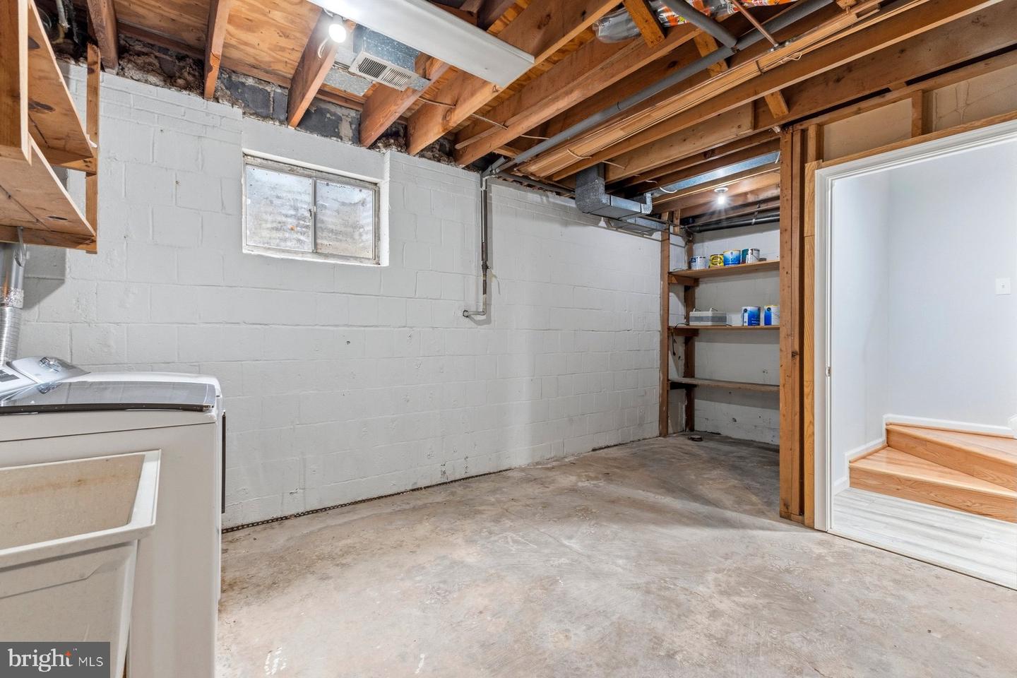 7233 EVANSTON RD, SPRINGFIELD, Virginia 22150, 3 Bedrooms Bedrooms, ,2 BathroomsBathrooms,Residential,For sale,7233 EVANSTON RD,VAFX2287142 MLS # VAFX2287142