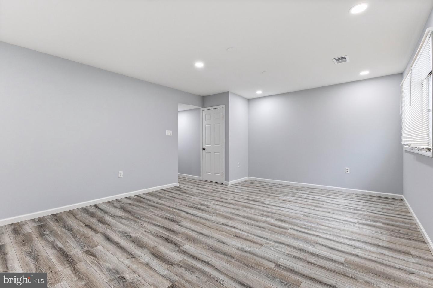 7233 EVANSTON RD, SPRINGFIELD, Virginia 22150, 3 Bedrooms Bedrooms, ,2 BathroomsBathrooms,Residential,For sale,7233 EVANSTON RD,VAFX2287142 MLS # VAFX2287142