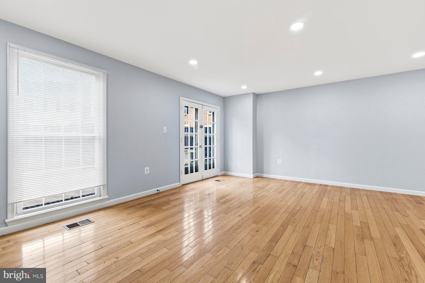 7233 EVANSTON RD, SPRINGFIELD, Virginia 22150, 3 Bedrooms Bedrooms, ,2 BathroomsBathrooms,Residential,For sale,7233 EVANSTON RD,VAFX2287142 MLS # VAFX2287142