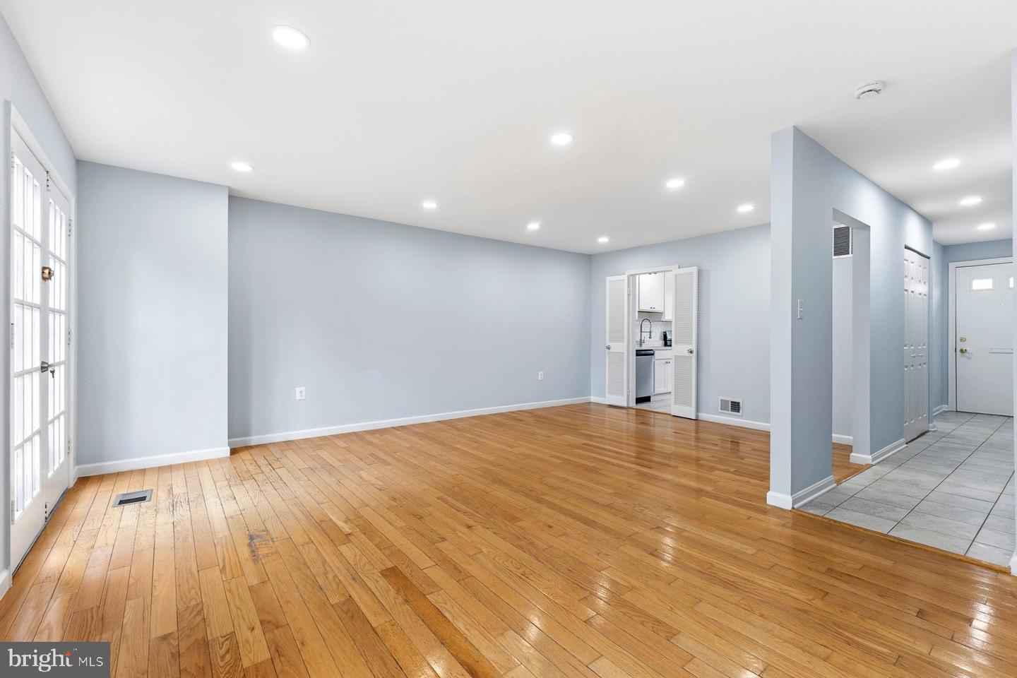 7233 EVANSTON RD, SPRINGFIELD, Virginia 22150, 3 Bedrooms Bedrooms, ,2 BathroomsBathrooms,Residential,For sale,7233 EVANSTON RD,VAFX2287142 MLS # VAFX2287142