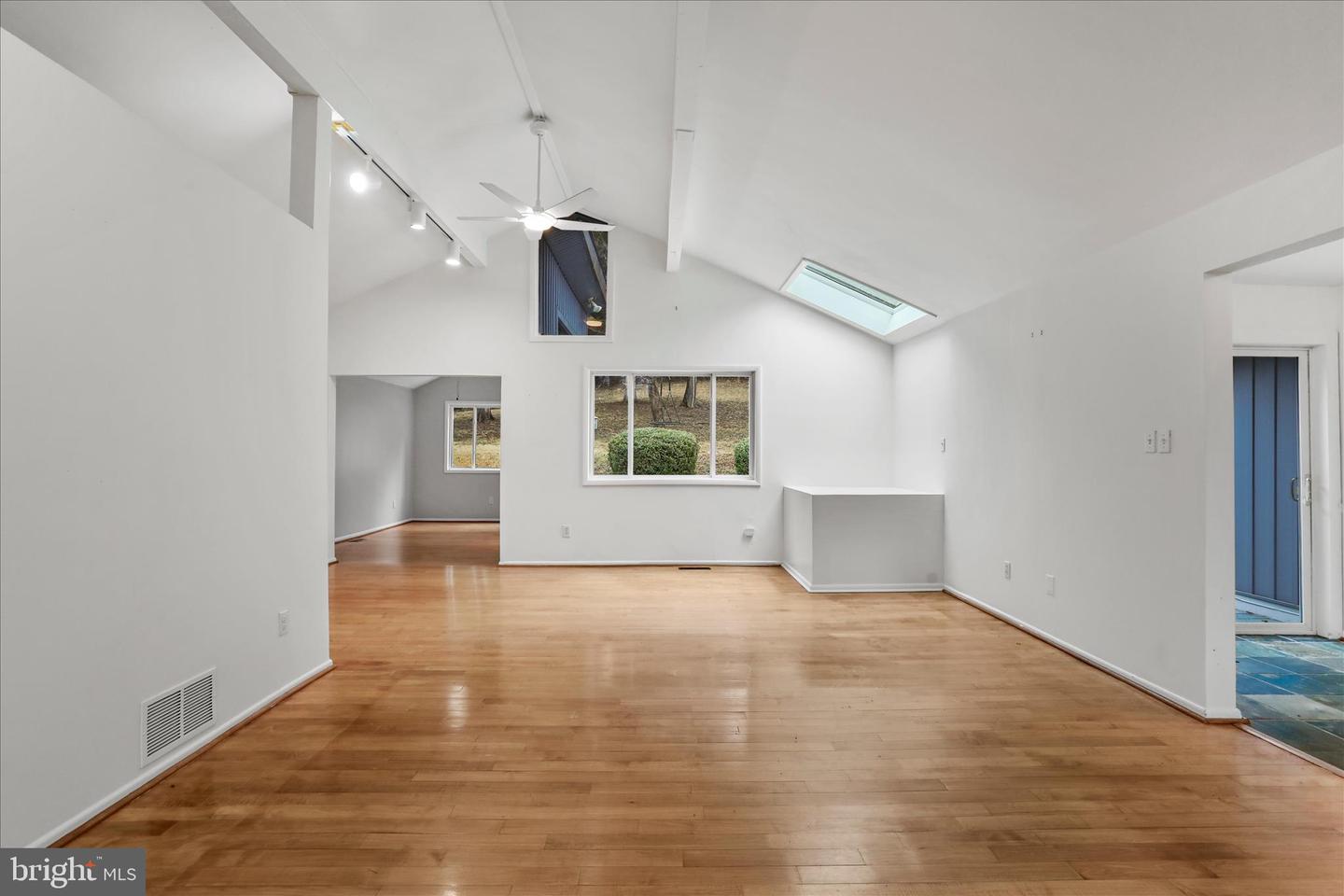 565 S RIVER, FRONT ROYAL, Virginia 22630, 3 Bedrooms Bedrooms, 6 Rooms Rooms,2 BathroomsBathrooms,Residential,For sale,565 S RIVER,VAWR2013448 MLS # VAWR2013448