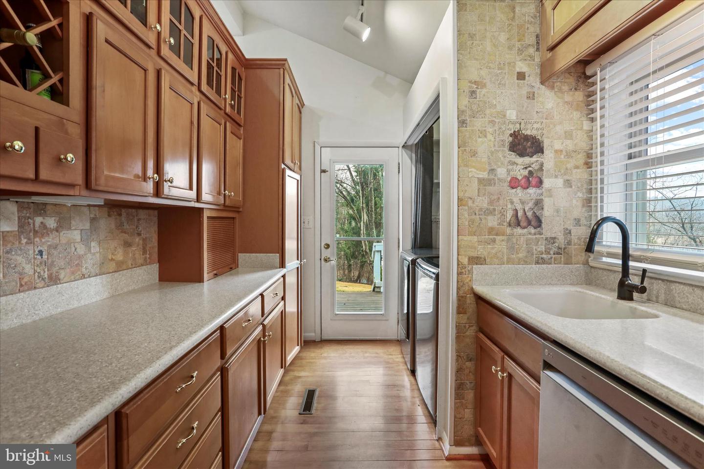 565 S RIVER, FRONT ROYAL, Virginia 22630, 3 Bedrooms Bedrooms, 6 Rooms Rooms,2 BathroomsBathrooms,Residential,For sale,565 S RIVER,VAWR2013448 MLS # VAWR2013448