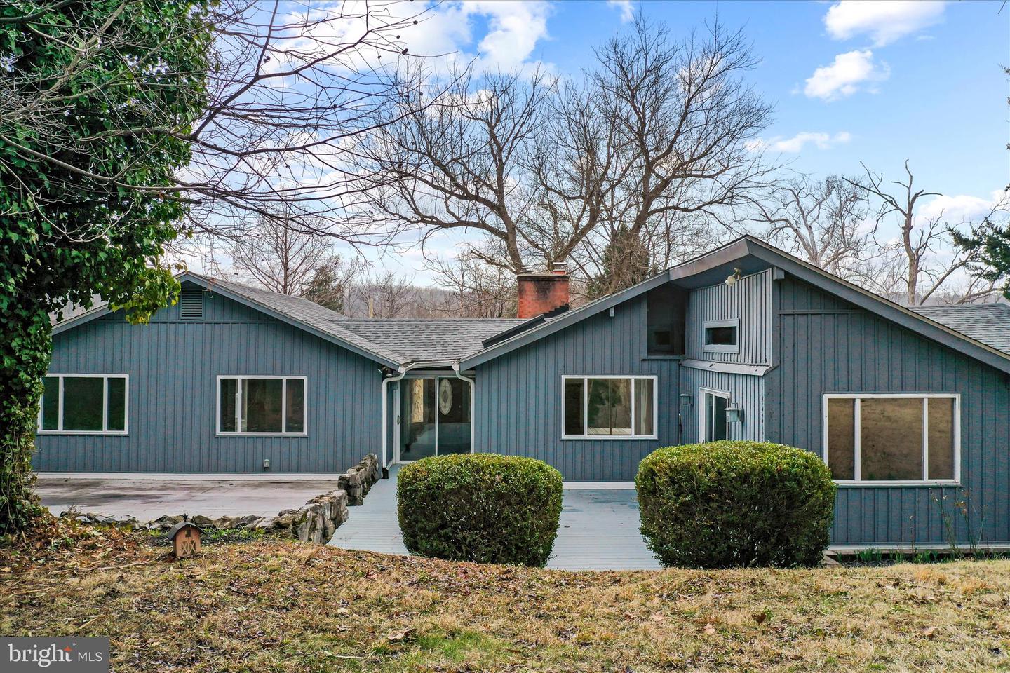 565 S RIVER, FRONT ROYAL, Virginia 22630, 3 Bedrooms Bedrooms, 6 Rooms Rooms,2 BathroomsBathrooms,Residential,For sale,565 S RIVER,VAWR2013448 MLS # VAWR2013448