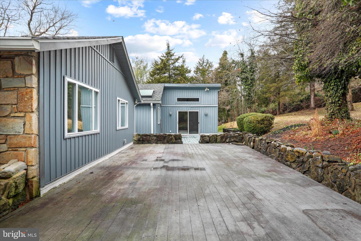 565 S RIVER, FRONT ROYAL, Virginia 22630, 3 Bedrooms Bedrooms, 6 Rooms Rooms,2 BathroomsBathrooms,Residential,For sale,565 S RIVER,VAWR2013448 MLS # VAWR2013448