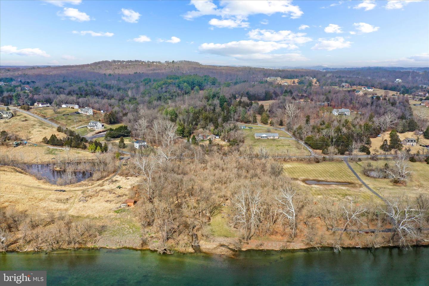 565 S RIVER, FRONT ROYAL, Virginia 22630, 3 Bedrooms Bedrooms, 6 Rooms Rooms,2 BathroomsBathrooms,Residential,For sale,565 S RIVER,VAWR2013448 MLS # VAWR2013448