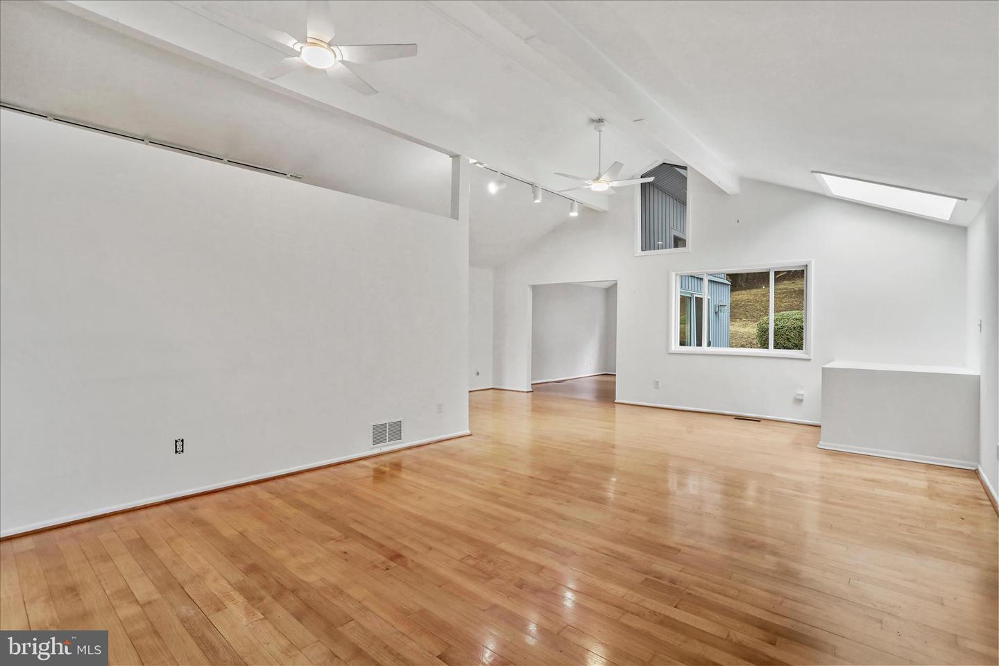 565 S RIVER, FRONT ROYAL, Virginia 22630, 3 Bedrooms Bedrooms, 6 Rooms Rooms,2 BathroomsBathrooms,Residential,For sale,565 S RIVER,VAWR2013448 MLS # VAWR2013448